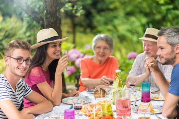 Sticker - Lunch in the garden for multi-generation family