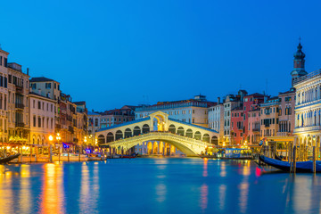 Canvas Print - rialto bridge in venice, italy