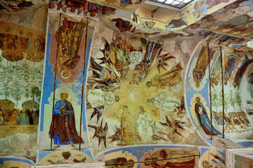  Фрагмент фресок древнего Троицкого собора Александро-Свирского монастыря