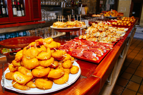 Spanish tapas of the Basque country Fototapet