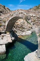 Baignade au Pont Génois d'Asco (Haute-Corse)