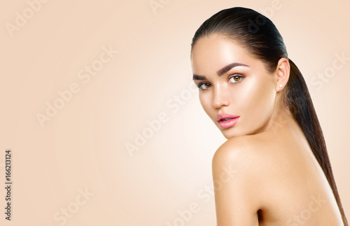 Fotomural Beauty brunette spa model girl with perfect skin
