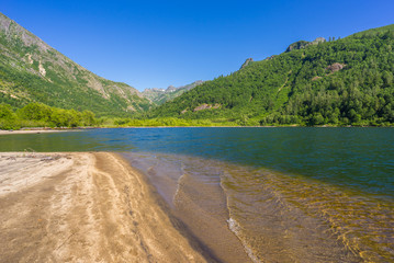Wall Mural - beautiful blue lake in the mountains. birth of a lake trail. mount st helens national park, south ca