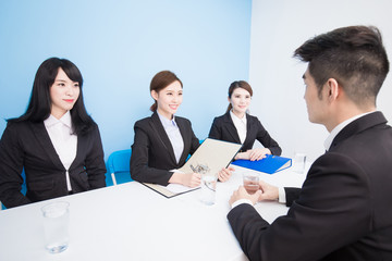 Canvas Print - businesspeople with interview