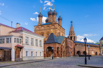 Wall Mural - Krutitskoe podvorie: beautiful and well preserved piece of old Moscow with view of the Church of the Assumption of the Blessed Virgin Mary