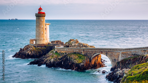 Obraz na płótnie Widok latarnia morska Phare Du Petit Minou w Plouzane, Brittany (Bretagne), Francja.