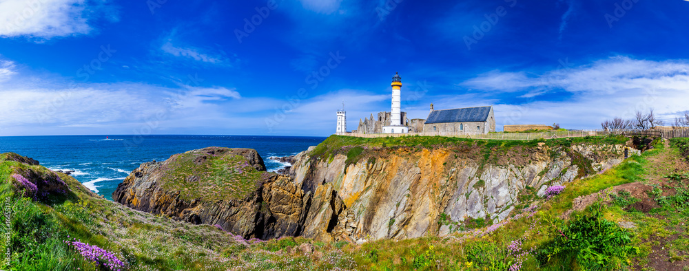 Panorama of lighthouse and ruin of monastery, Pointe de Saint Mathieu, Brittany (Bretagne), France - obrazy, fototapety, plakaty 