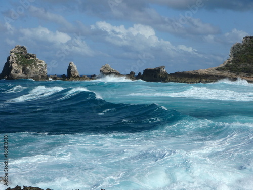 pointe-des-chateaux-polwysep-ktory-wyznacza-najbardziej-wysuniety-na-wschod-punkt-wyspy-grande-terre-francuskiego-departamentu-zamorskiego-gwadelupy