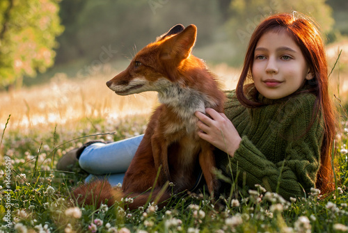 Valokuva  Девочка и лиса