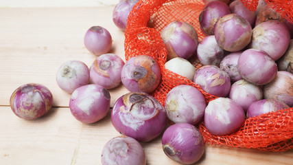  Red onion peeled crop photo