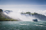 Fototapeta Tęcza - Boat tour at the Niagara Falls, United States