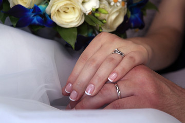 Sticker - Hand of the groom and the bride with wedding rings