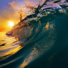 Fototapete - tropical sunset summer design template beautiful ocean surfing wave closing with drops and splashes