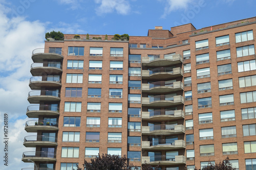 Fotografia Modern condo buildings in downtown Montreal, Canada