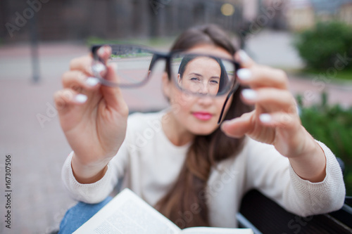 Cuadros en Lienzo Closeup portrait of young women with glasses