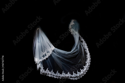 Fotografía wedding white Bridal veil on black background isolated