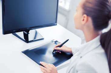 Sticker - businesswoman with drawing tablet in office