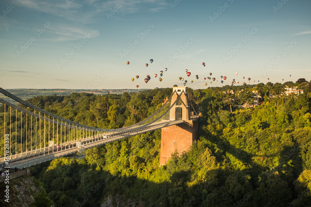 Bristol, Clifton Suspension Bridge and Balloon Fiesta - obrazy, fototapety, plakaty 