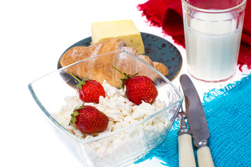 Canvas Print - Rustic cottage cheese in bowl with strawberries, sour cream and 