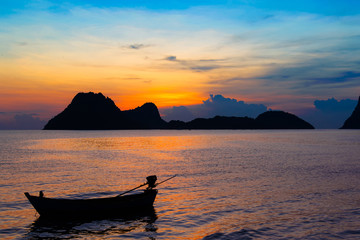 Wall Mural - bright colors at dawn on the beach at sunrise in the gulf of thailand.