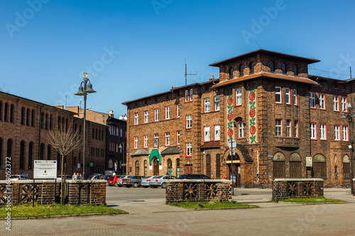 Dekoracja na wymiar  stary-budynek-w-zabytkowej-dzielnicy-nikiszowiec-w-katowicach-slask-polska