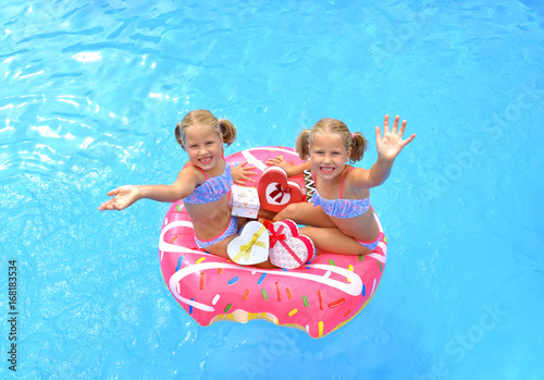 twin swim ring