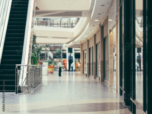 Fotomural interior of modern shopping mall building. Shallow DOF