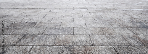 Fotografía Perspective View of Monotone Gray Brick Stone on The Ground for Street Road