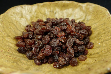 black raisins