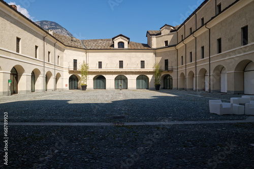 Fotografía Fort Bard, Valle d'Aosta, Italy - August 18, 2017: Historic military construction defence Fort Bard
