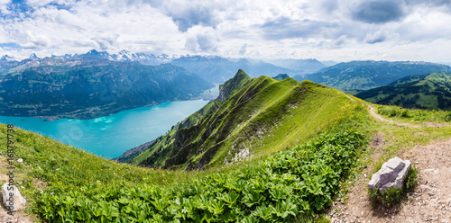 Foto Panorama mit Brienzersee, Blick vom Augstmatthorn Richtung Interlaken, Berner Ob