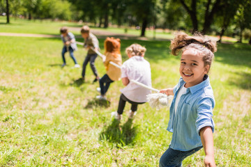 kids playing tug of war