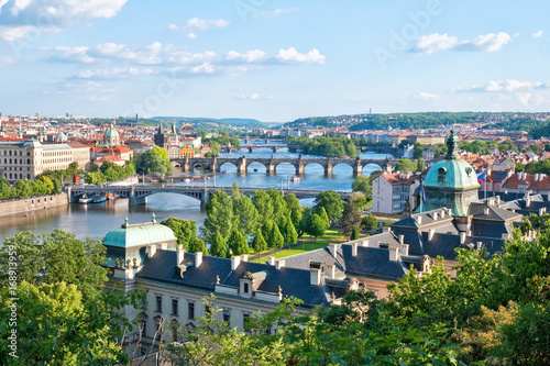 Zdjęcie XXL Mosty w Pradze w lecie. Republika Czeska.