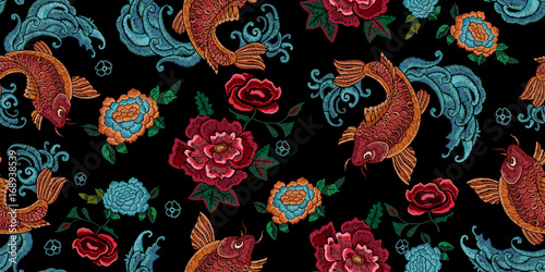 Embroidery oriental seamless pattern with golden carps and flowers Tableau sur Toile