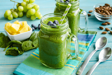 Green Spinach Kale Detox Smoothie