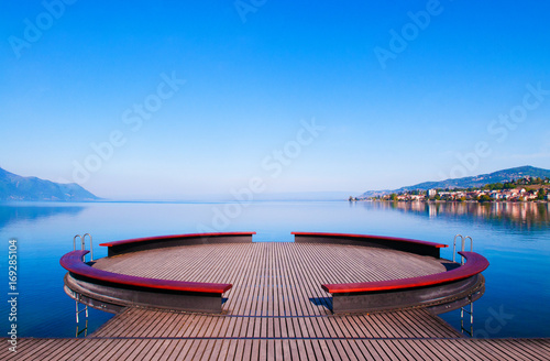 Fotografía Lake Geneva in Montreux, Switzerland