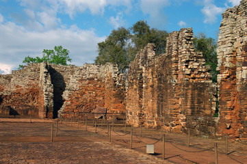 Wall Mural - Ruines de l'église de San Ignacio Mini