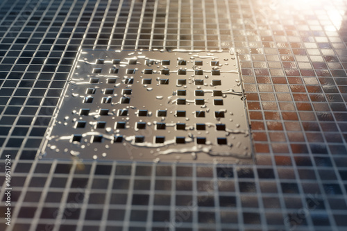 Fotografía 3d rendering Abflussrinne mit Wassertropfen im Sonnenlicht