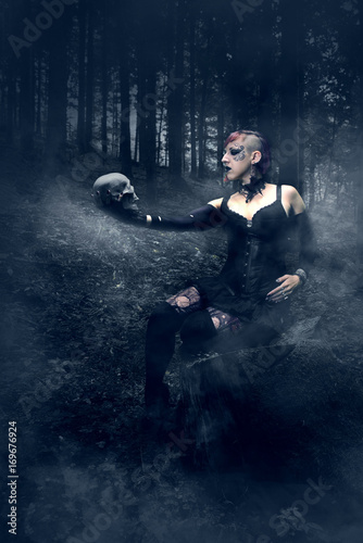 Mystische Frau Mit Totenkopf Im Wald Buy This Stock Photo And Explore Similar Images At Adobe Stock Adobe Stock