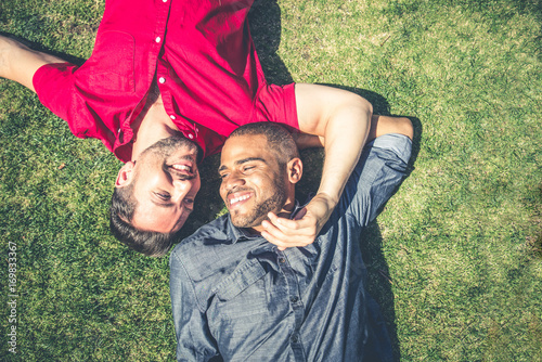 Homosexual couple dating Fototapet