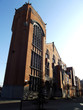 Architektura Belgijska - budynek w Antwerpii na tle błękitnego nieba