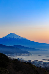 Wall Mural - 日本平から望む朝焼けと富士山