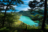 Fototapeta  - Blick auf den Lac de Bonlieu im französischen Jura