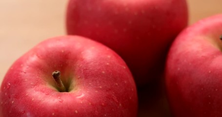 Poster - Apple on the table