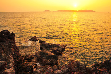 Wall Mural - Beach on Tropical Islands at Sunset 