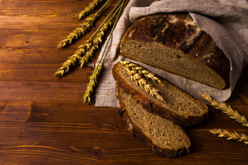 Poster - Cut dark bread