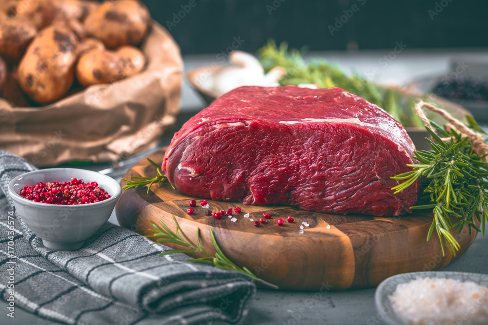 Steak (Rindfleisch)  - obrazy, fototapety, plakaty 