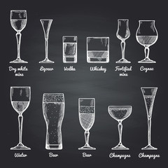 Wall Mural - vector illustrations of alcoholic drinking glasses on black chalkboard. vector drawing pictures