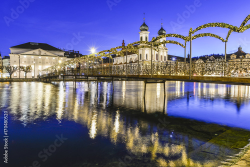 Fotomural Liuzern with christmas lights reflected in the water