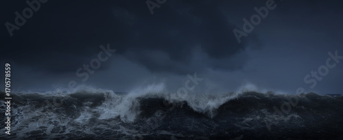 Fotografía Dark sea stormy background